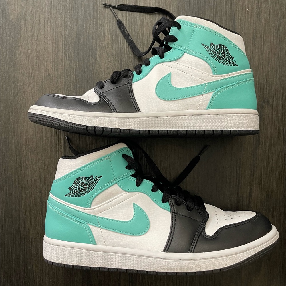 Nike Air Jordan 1 Mid ; TROPICAL TWIST; Size US 8 - Picture 3 of 6